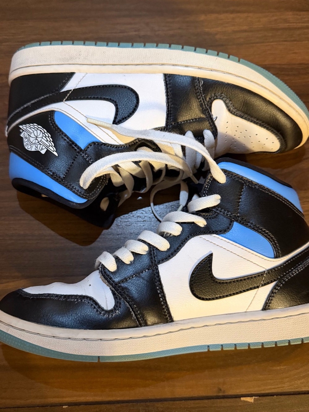 Nike Air Jordan 1 Mid - Black White Blue